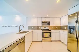 555 NE 15th St, Miami, FL 33132 - Photo 2