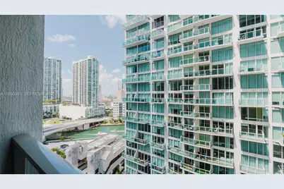 31 SE 6th St #1906, Miami, FL 33131 - Photo 14