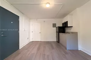 143 SW 9th St, Miami, FL 33130 - Photo 10