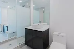 31 SE 6th St, Miami, FL 33131 - Photo 10