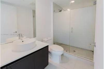 31 SE 6th St #1906, Miami, FL 33131 - Photo 14