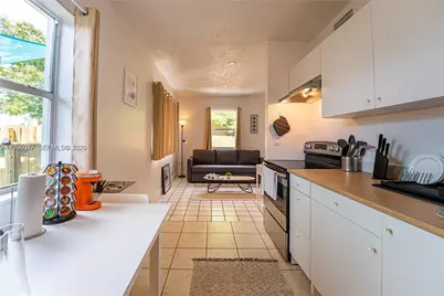 7031 NW 6th Ct, Miami, FL 33150 - Photo 8