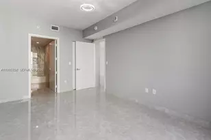 488 NE 18th St, Miami, FL 33132 - Photo 14