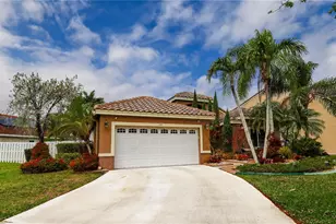 499 Cambridge Ln, Weston, FL 33326 - Photo 4