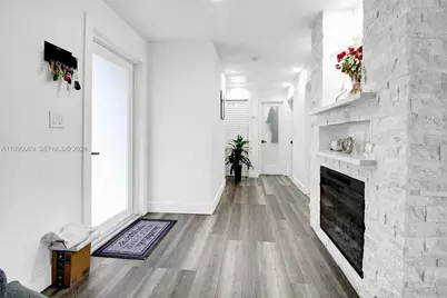 2330 W 6th Ct, Hialeah, FL 33010 - Photo 10