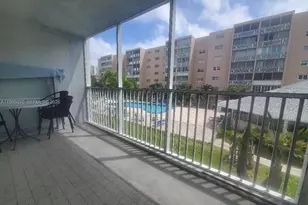319 NE 14th Ave, Hallandale Beach, FL 33009 - Photo 16