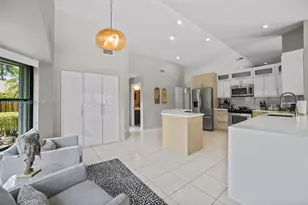 11021 NW 7th St, Plantation, FL 33324 - Photo 14