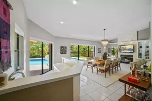 11021 NW 7th St, Plantation, FL 33324 - Photo 8