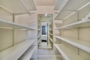 605 Ives Dairy Rd, Miami, FL 33179 - Photo 20