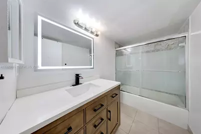 555 NE 15th St #33G, Miami, FL 33132 - Photo 10