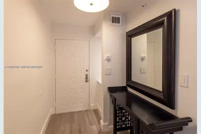 6061 Collins Ave #7D, Miami Beach, FL 33140 - Photo 4