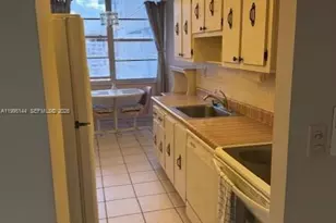 301 174th St, Sunny Isles Beach, FL 33160 - Photo 8