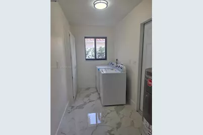 443 NW 23rd Pl #0, Miami, FL 33125 - Photo 4