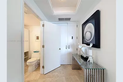 808 Brickell Key Dr #2002, Miami, FL 33131 - Photo 12
