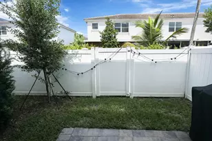 181 SW 170th Ave, Pembroke Pines, FL 33027 - Photo 20