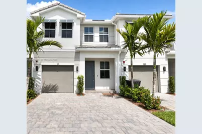 181 SW 170th Ave, Pembroke Pines, FL 33027 - Photo 1