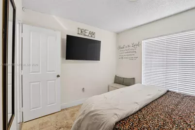 284 SW 180th Ave, Pembroke Pines, FL 33029 - Photo 26