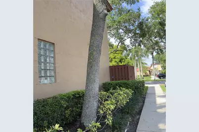 16029 Emerald Cove Rd, Weston, FL 33331 - Photo 10