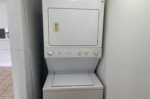 3199 Foxcroft Rd, Miramar, FL 33025 - Photo 20