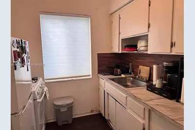 7440 Byron Ave #12B, Miami Beach, FL 33141 - Photo 4