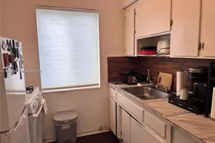 7440 Byron Ave, Miami Beach, FL 33141 - Photo 4