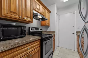 7220 SW 94th Pl, Miami, FL 33173 - Photo 8