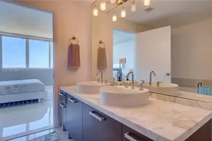 253 NE 2nd St, Miami, FL 33132 - Photo 26