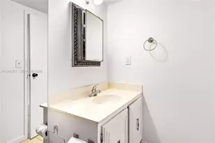 800 Parkview Dr, Hallandale Beach, FL 33009 - Photo 28