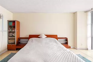 800 Parkview Dr, Hallandale Beach, FL 33009 - Photo 24