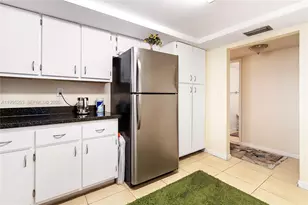 800 Parkview Dr, Hallandale Beach, FL 33009 - Photo 18