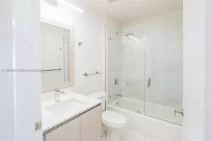 2555 NE 193rd St, Miami, FL 33180 - Photo 10