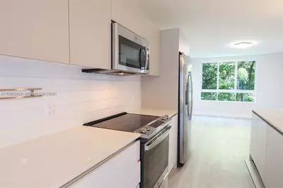 2555 NE 193rd St #2206, Miami, FL 33180 - Photo 2