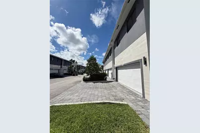 4631 SW 32nd Ave #4C, Dania Beach, FL 33312 - Photo 2