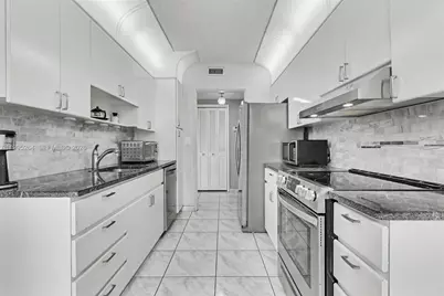 4200 Hillcrest Dr #700, Hollywood, FL 33021 - Photo 2