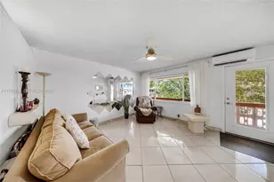 1015 SW 11th Ave, Hallandale Beach, FL 33009 - Photo 2