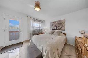 1015 SW 11th Ave, Hallandale Beach, FL 33009 - Photo 14