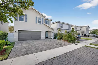 619 NE 5th St, Florida City, FL 33034 - Photo 2