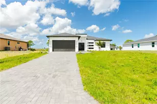 2834 NW 17th Pl, Cape Coral, FL 33993 - Photo 2