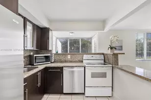 250 180th Dr, Sunny Isles Beach, FL 33160 - Photo 16