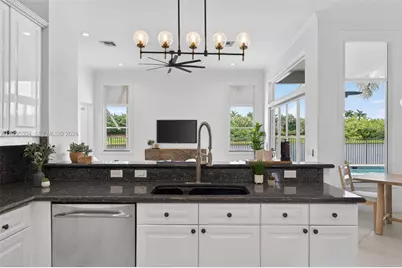 1396 Victoria Isle Dr, Weston, FL 33327 - Photo 40