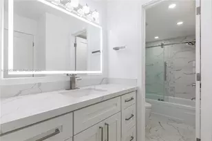 2201 S Ocean Dr, Hollywood, FL 33019 - Photo 26