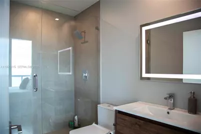 888 Biscayne Blvd #5207, Miami, FL 33132 - Photo 2