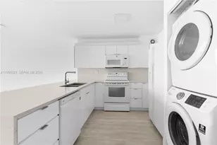 1450 Brickell Bay Dr, Miami, FL 33131 - Photo 10