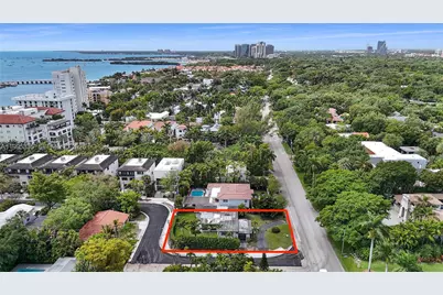 1630 S Bayshore Dr, Miami, FL 33133 - Photo 10