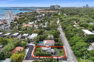 1630 S Bayshore Dr, Miami, FL 33133 - Photo 10