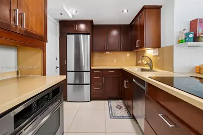 1000 West Ave #1423, Miami Beach, FL 33139 - Photo 10