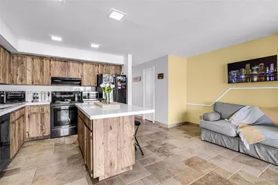 1424 NW 113th Way, Pembroke Pines, FL 33026 - Photo 12