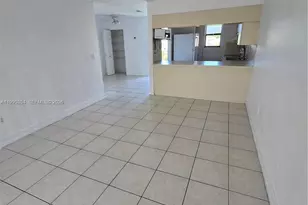 8425 NW 8th St, Miami, FL 33126 - Photo 12