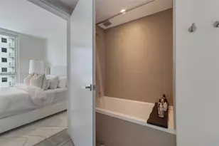 1080 Brickell Ave, Miami, FL 33131 - Photo 24