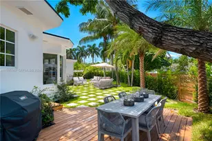 2575 Pine Tree Dr, Miami Beach, FL 33140 - Photo 30